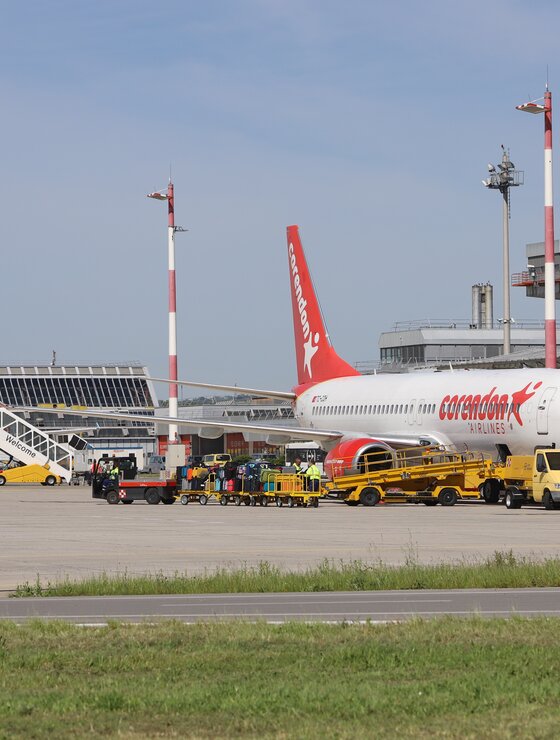 Am Vorfeld Corendon Airlines und Eurowings